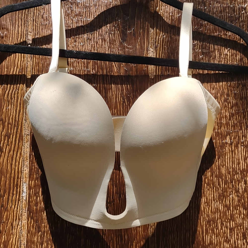 Wingslove Women's Deep V Pluless Bra Beige 36D